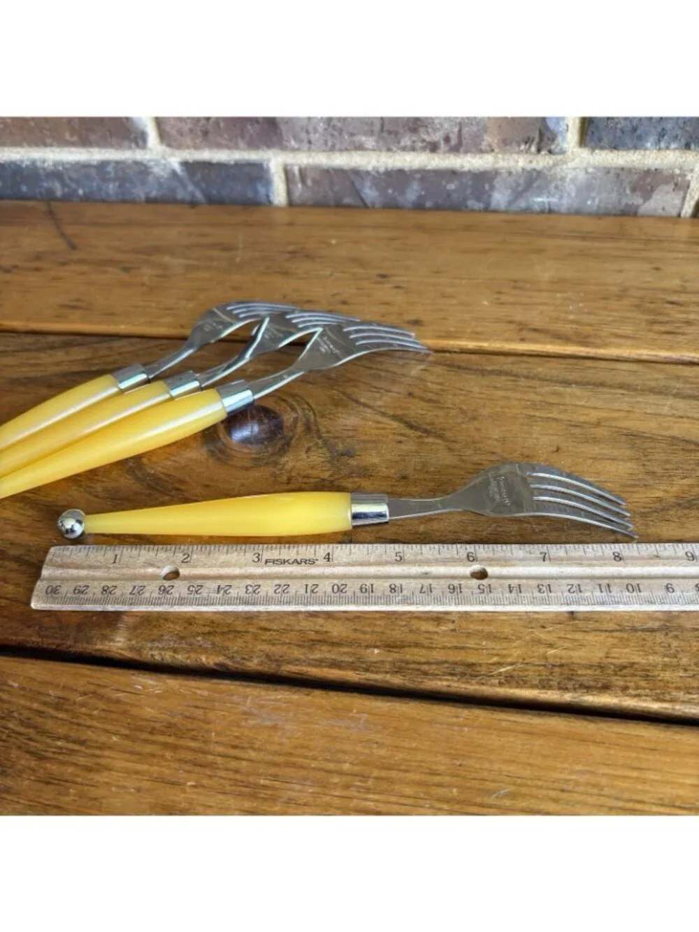 4 Cambridge Carnival MCM Yellow Plastic Handles Dinner Forks Stainless